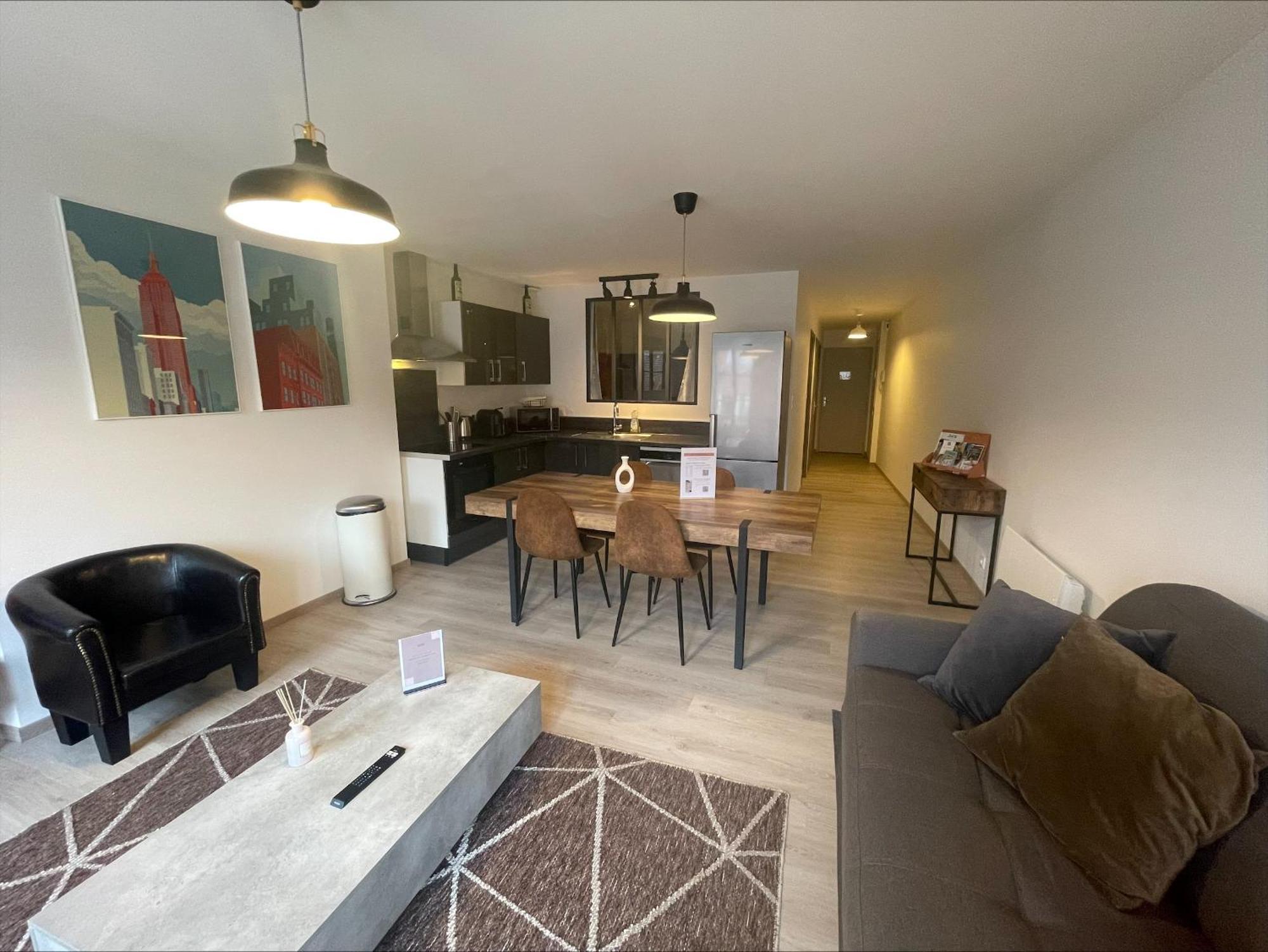Hypercentre, Calme, Cosy - Le Saint-Pierre Apartment ปงตาร์ลีเย ภายนอก รูปภาพ